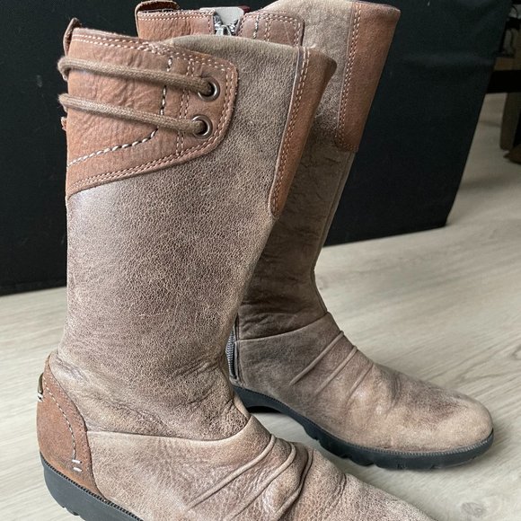 Women's Merrell boots- size 6.5 - Picture 1 of 6